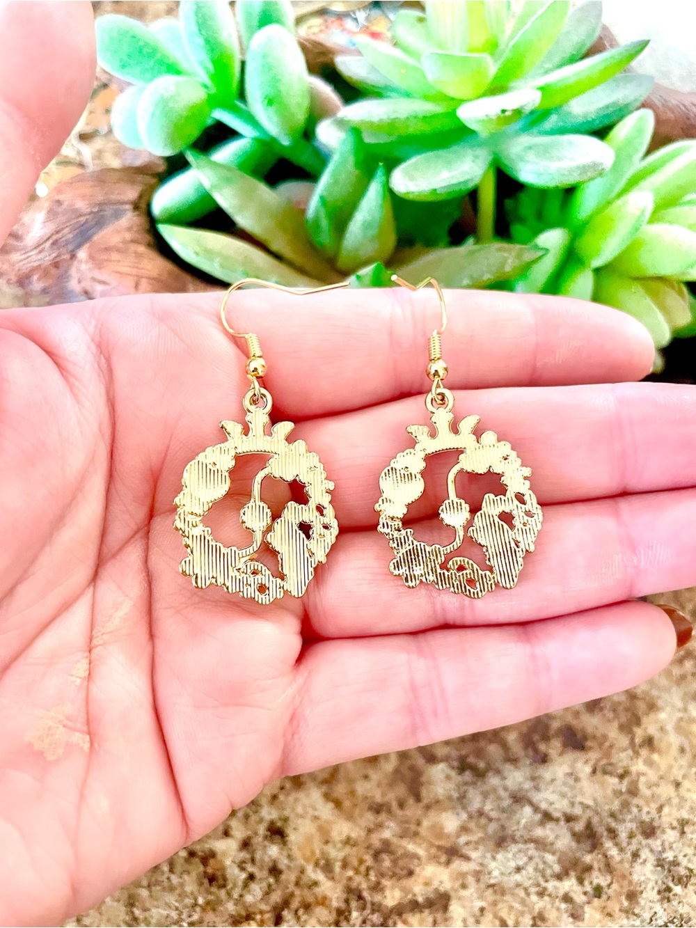 The White Rabbit Earrings - Picture 4 of 4